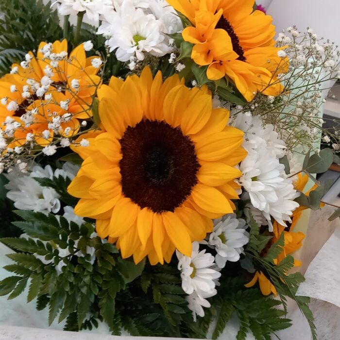 RAMO DE GIRASOLES Y MARGARITAS